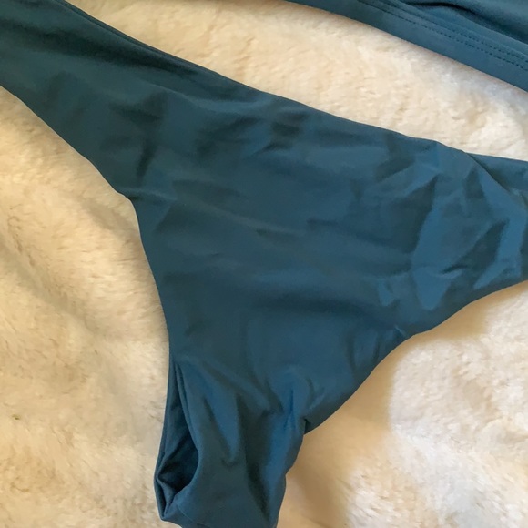 Elle Sea Ray Palm Top and Devs Bottom - Picture 6 of 8